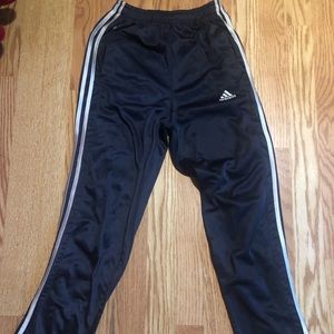 Size large but they do run small! Joggers 🏃🏻‍♀️